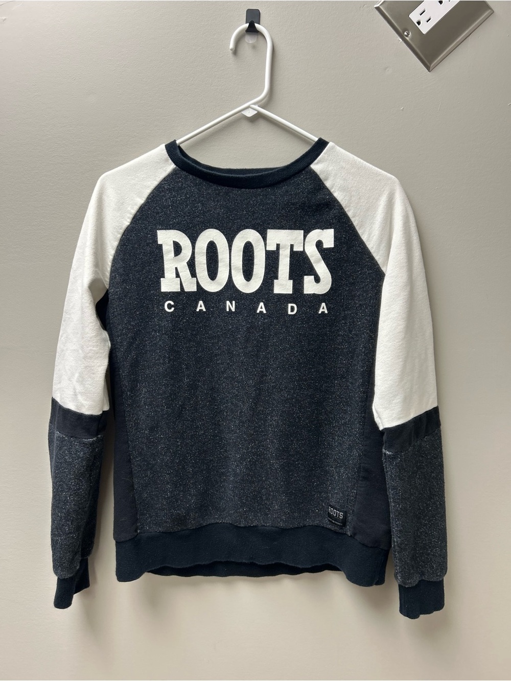Roots Canada Women’s Crewneck Sweater